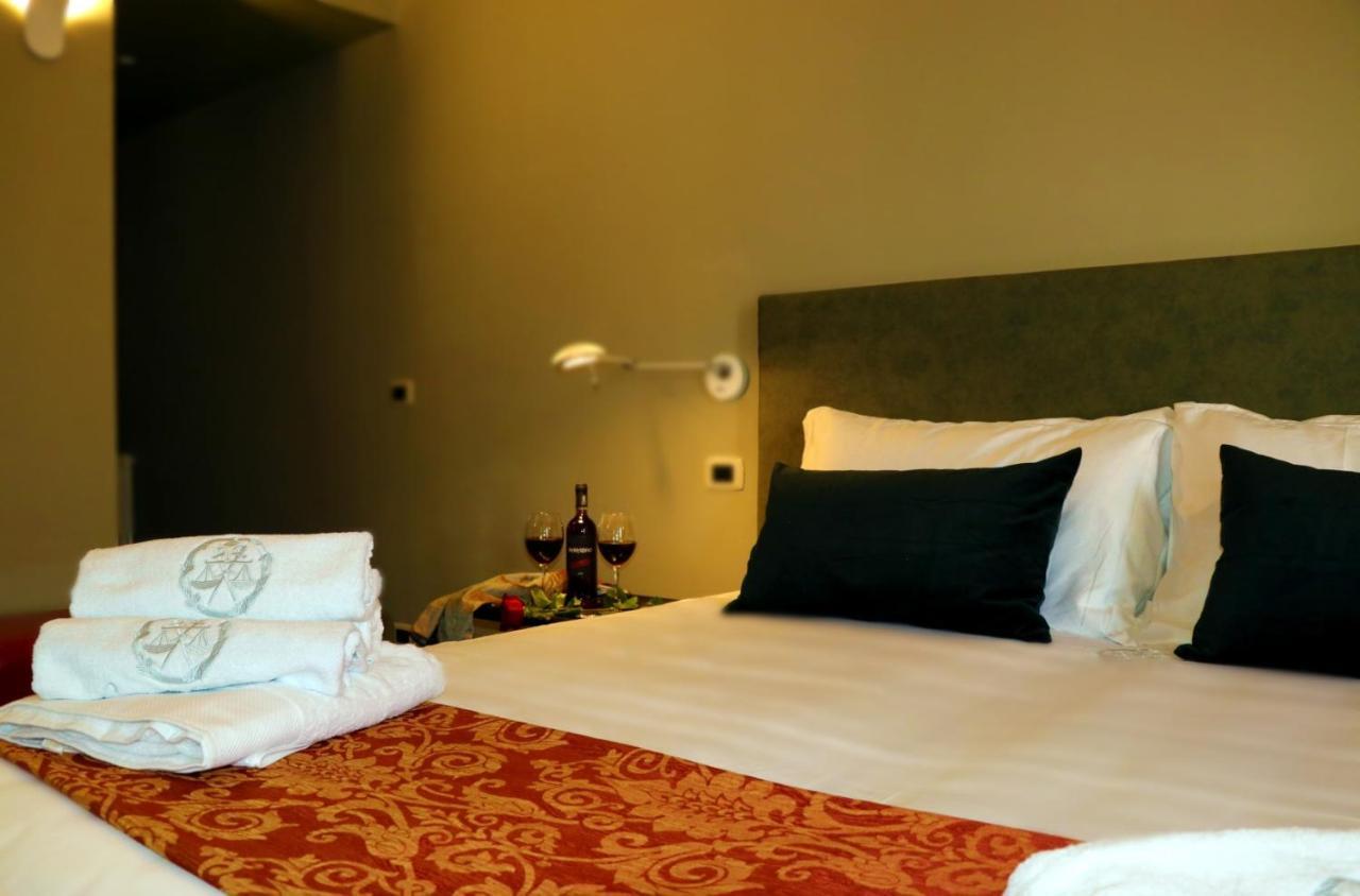 パラッツォーロ・アクレイデ Casa Dei Giurati Bed & Breakfast エクステリア 写真