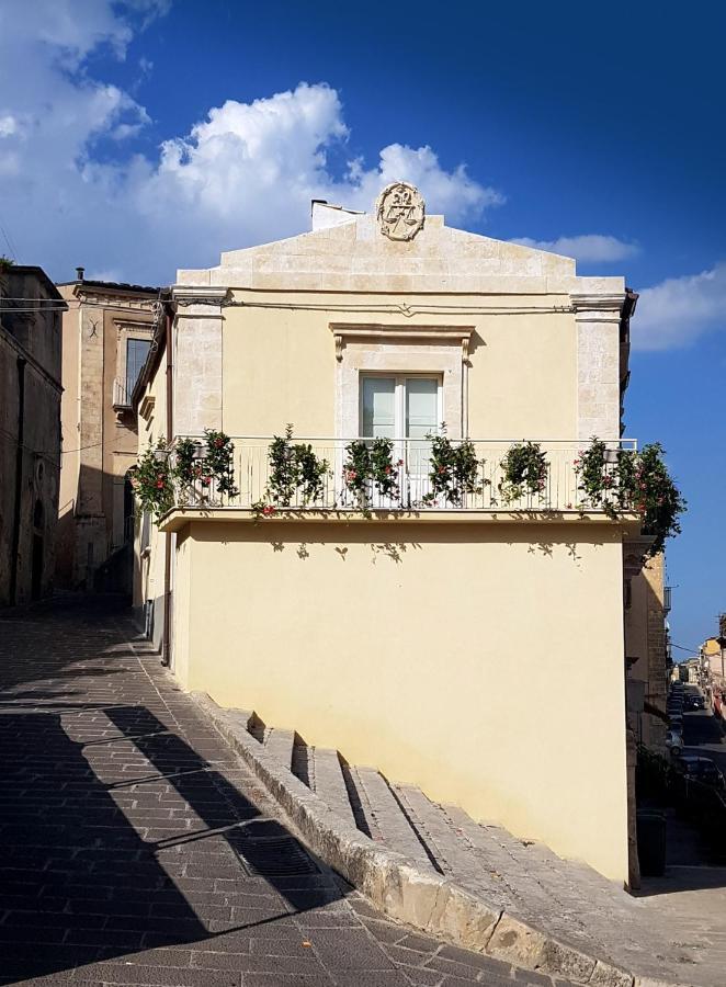 パラッツォーロ・アクレイデ Casa Dei Giurati Bed & Breakfast エクステリア 写真